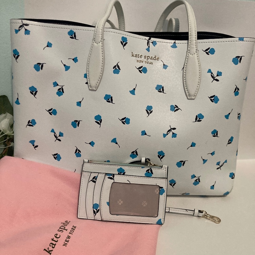 Kate spade All day Dainty tote with coin/card wristle